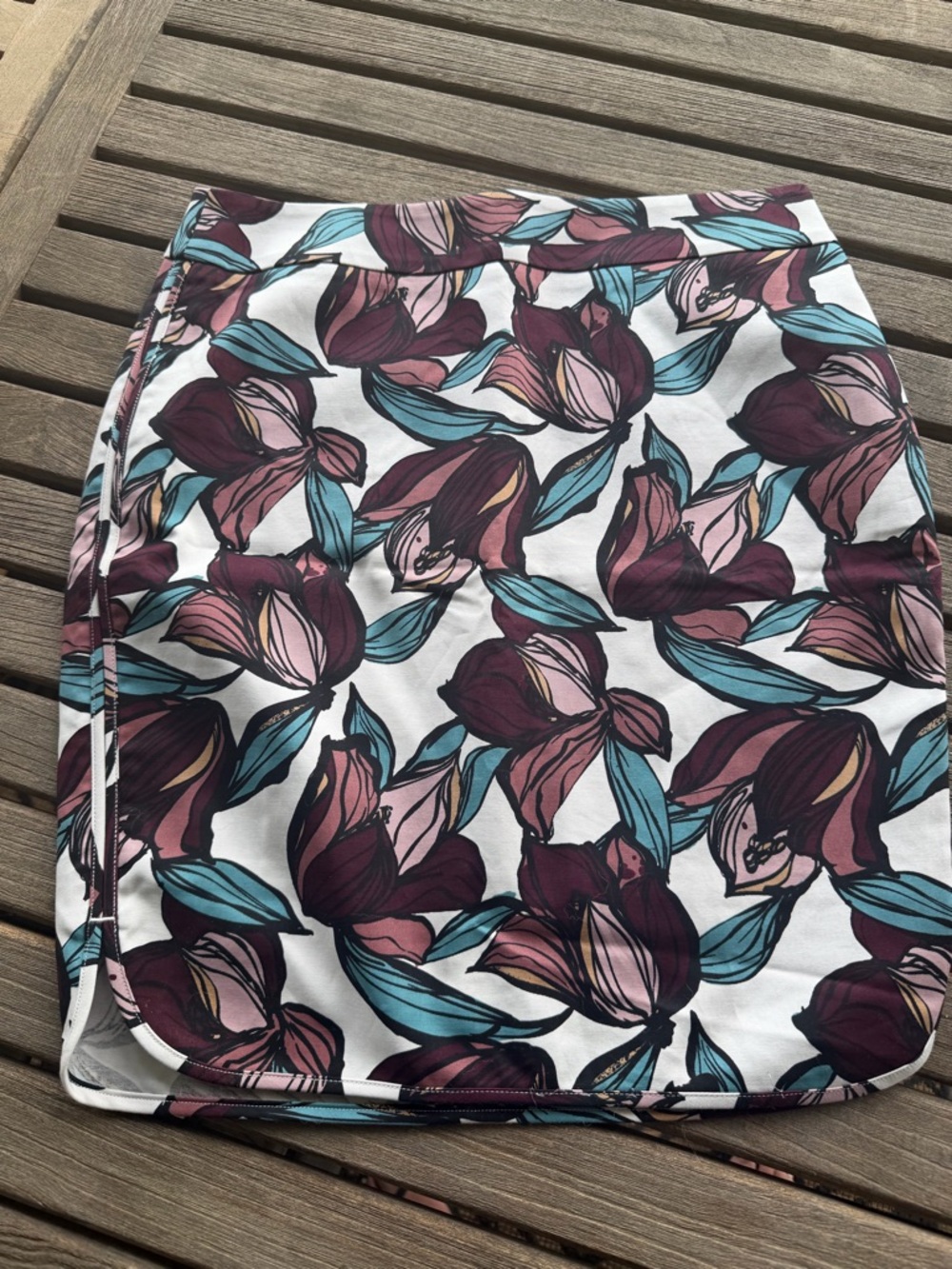 LOFT Floral Pencil Skirt in Burgundy, Teal, White 6p - Picture 4 of 8